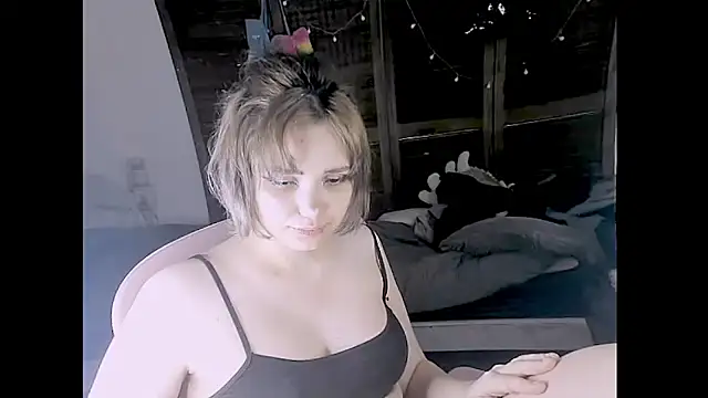 Snapshot of madokapruriens chatting on 16, 11, 2025 madokapruriens online show from 16, 11, 2025