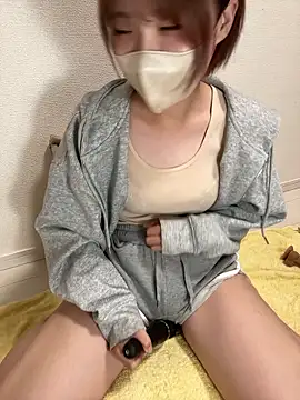 Snapshot of -x_MIU_x chatting on 22, 10, 2025 -x MIU x online show from 22, 10, 2025