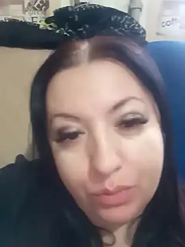 Veronica-Celie online show from 1, 1, 2025