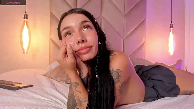 Mollymoon1 online show from 10, 1, 2025