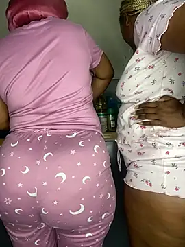 Snapshot of Pearl_00 chatting on 13, 2, 2026 Pearl 00 online show from 13, 2, 2026