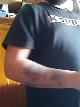 Snapshot of Dikkiduohottt chatting on 14, 10, 2025 Dikkiduohottt online show from 14, 10, 2025