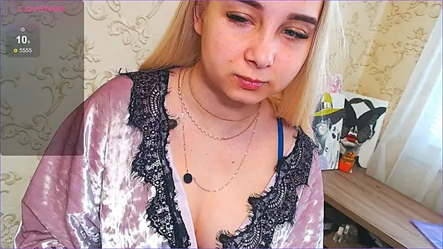 DolphinDreams online show from 4, 1, 2025