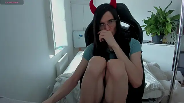 CeriseLapine online show from 11, 3, 2025