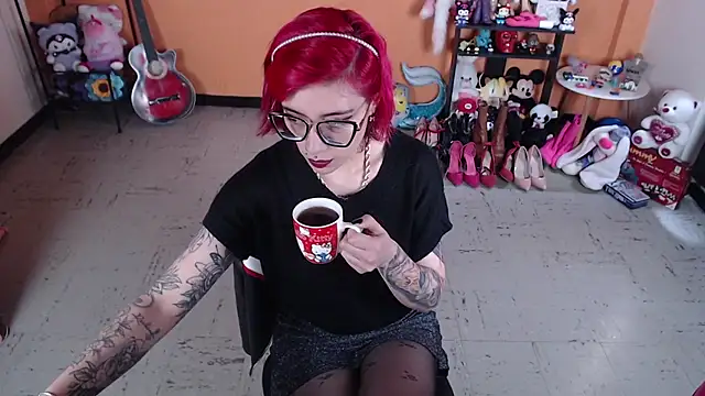 MissMiia2 online show from 5, 2, 2025