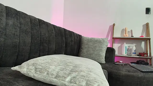 skinny and boyfriend online show from 11, 9, 2025