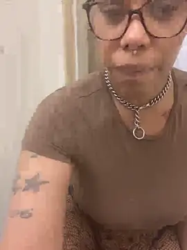 Snapshot of Princess_Desirae chatting on 5, 5, 2026 Princess Desirae online show from 5, 5, 2026