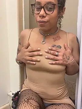 Snapshot of Princess_Desirae chatting on 7, 5, 2026 Princess Desirae online show from 7, 5, 2026