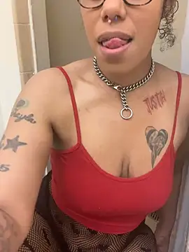 Snapshot of Princess_Desirae chatting on 18, 5, 2026 Princess Desirae online show from 18, 5, 2026