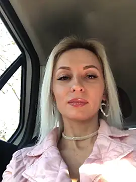 Diamond Bunny  online show from 26, 1, 2025