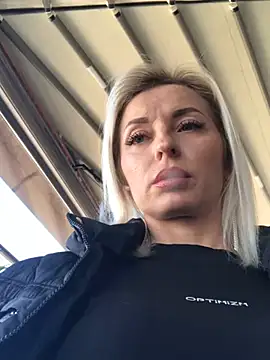 Diamond Bunny  online show from 7, 2, 2025