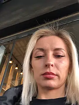 Diamond Bunny  online show from 7, 2, 2025