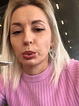 Diamond Bunny  online show from 10, 2, 2025