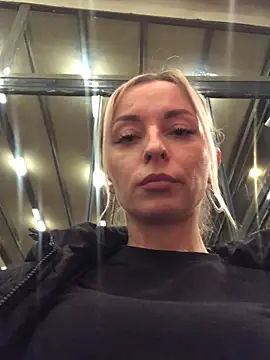 Diamond Bunny  online show from 17, 2, 2025