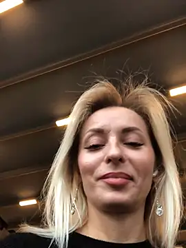 Diamond Bunny  online show from 20, 3, 2025