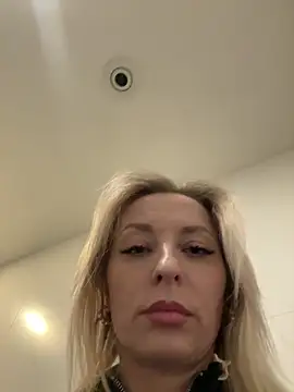 Diamond Bunny  online show from 19, 11, 2025