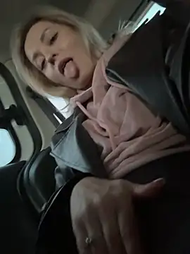 Diamond Bunny  online show from 11, 1, 2026