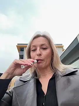 Diamond Bunny  online show from 11, 2, 2026