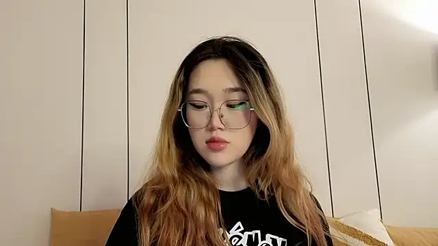 Jennatyan online show from 22, 4, 2026