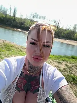 krysstal003 online show from 19, 4, 2026