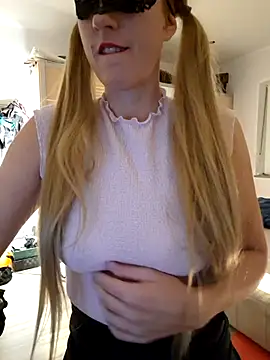 Snapshot of Hexe12346 chatting on 23, 10, 2025 Hexe12346 online show from 23, 10, 2025