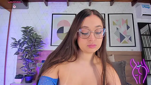 MiaKay1 online show from 6, 2, 2026