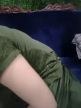 kaveerpooja947 online show from 2, 4, 2026