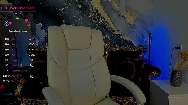 Snapshot of MagicLilu chatting on 11, 1, 2025 MagicLilu online show from 11, 1, 2025