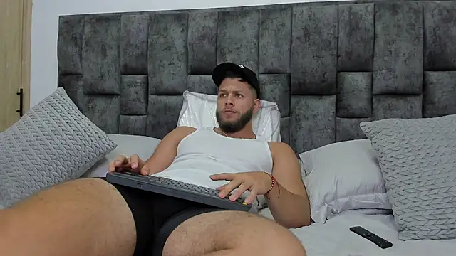 Snapshot of BastianFerrari chatting on 21, 12, 2024 BastianFerrari online show from 21, 12, 2024