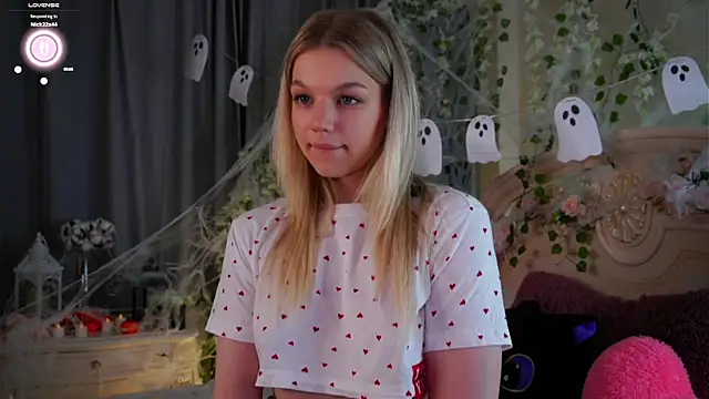 Snapshot of EdlinAlliston chatting on 27, 10, 2025 EdlinAlliston online show from 27, 10, 2025