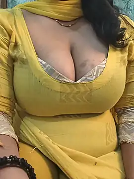 Snapshot of Anamika_Kapoor chatting on 14, 7, 2026 Anamika Kapoor online show from 14, 7, 2026