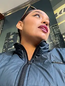 Snapshot of Sara-77 chatting on 7, 7, 2026 Sara-77 online show from 7, 7, 2026
