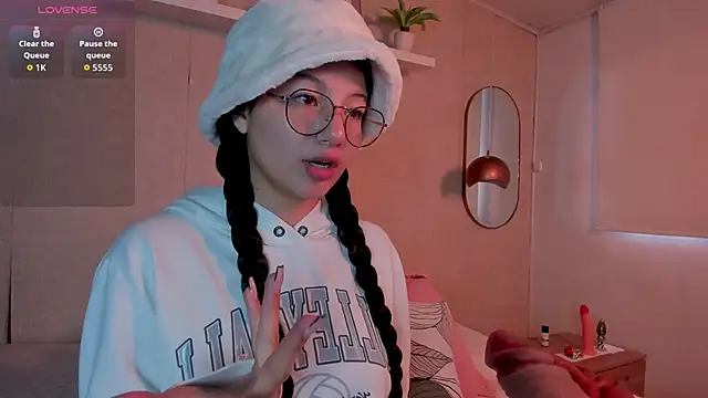 Eva depp online show from 11, 11, 2025