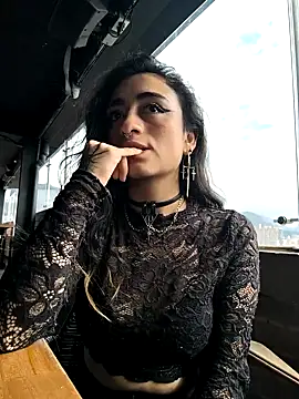 Lila Desiree online show from 15, 9, 2025