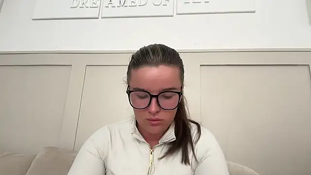 maisiesmithx online show from 9, 9, 2025