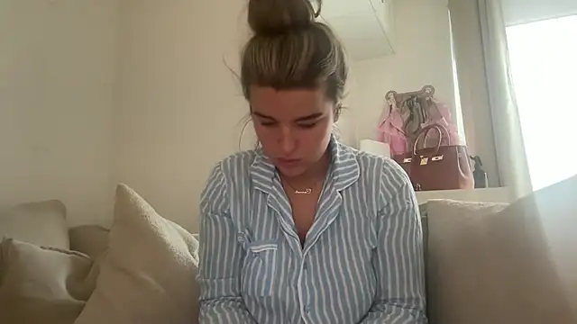 maisiesmithx online show from 28, 10, 2025