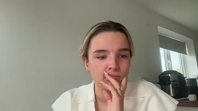 maisiesmithx online show from 22, 6, 2026