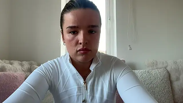 maisiesmithx online show from 2, 7, 2026