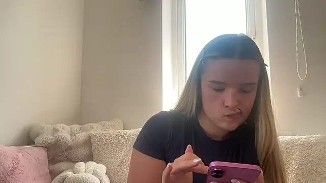 maisiesmithx online show from 20, 7, 2026