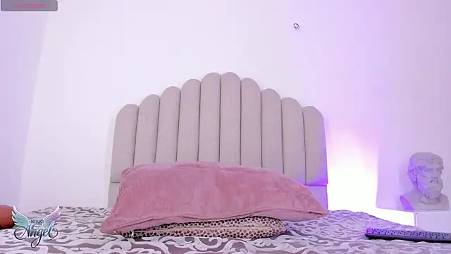 Nikki Angel  online show from 16, 3, 2025