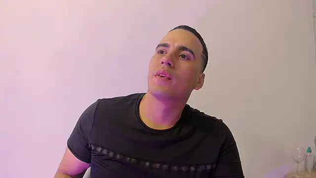 Snapshot of Vale_n_Matt chatting on 12, 9, 2025 Vale n Matt online show from 12, 9, 2025