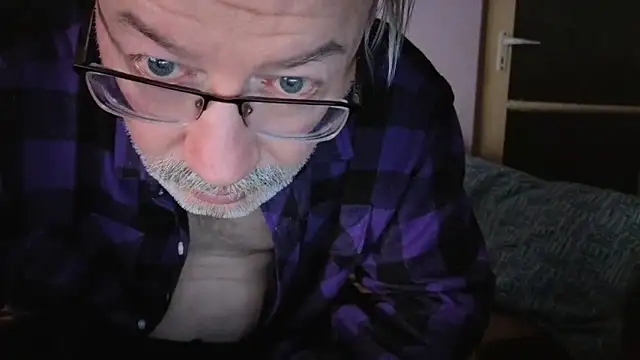 Snapshot of loverboyxxx69 chatting on 10, 11, 2025 loverboyxxx69 online show from 10, 11, 2025