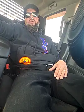 Snapshot of Beardedtattood chatting on 4, 5, 2026 Beardedtattood online show from 4, 5, 2026