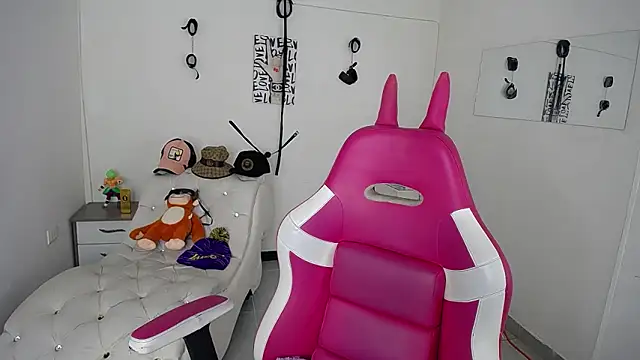 Leonard Price online show from 19, 9, 2025