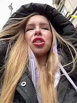 Snapshot of mur_girl chatting on 8, 3, 2025 mur girl online show from 8, 3, 2025