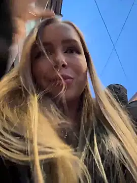 Snapshot of mur_girl chatting on 4, 12, 2025 mur girl online show from 4, 12, 2025