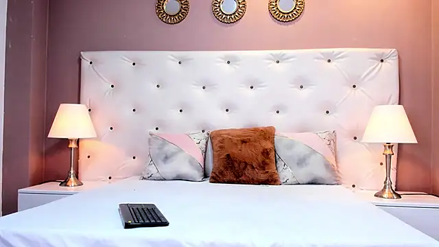 Violet Grace online show from 8, 3, 2025