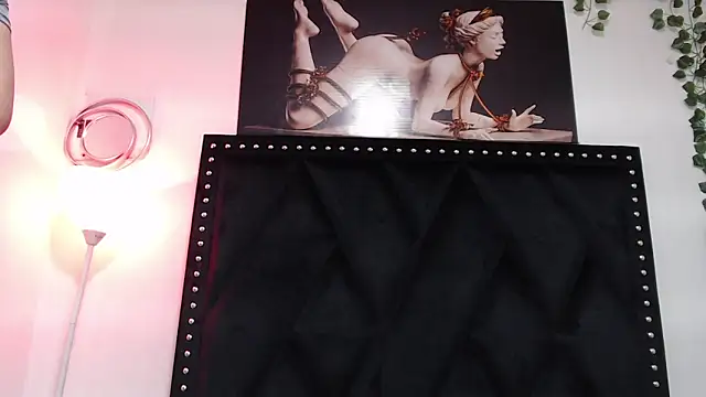 Naia x online show from 30, 1, 2025