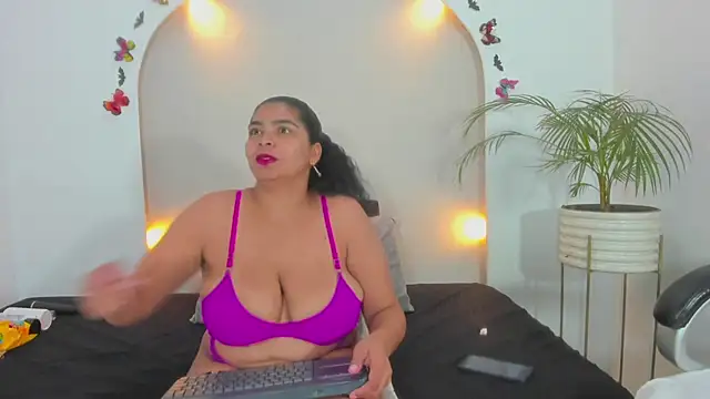 Snapshot of Sofii_Cooper1 chatting on 12, 11, 2025 Sofii Cooper1 online show from 12, 11, 2025