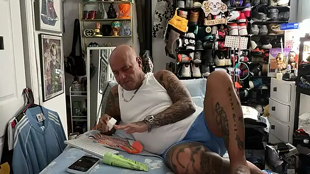 Snapshot of joeytatts66 chatting on 13, 1, 2026 joeytatts66 online show from 13, 1, 2026